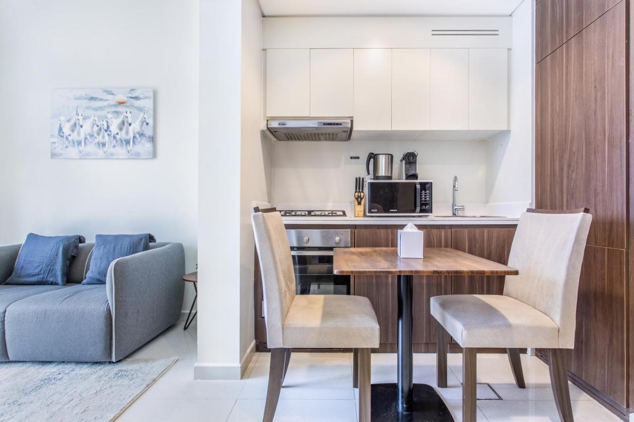 Reva Residences - One Bedroom Apartment By The S Holiday Homes Дубай Экстерьер фото