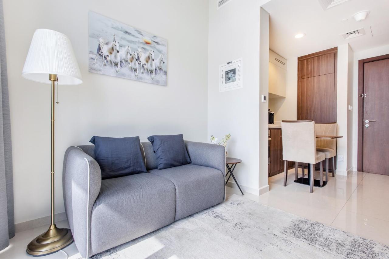 Reva Residences - One Bedroom Apartment By The S Holiday Homes Дубай Экстерьер фото